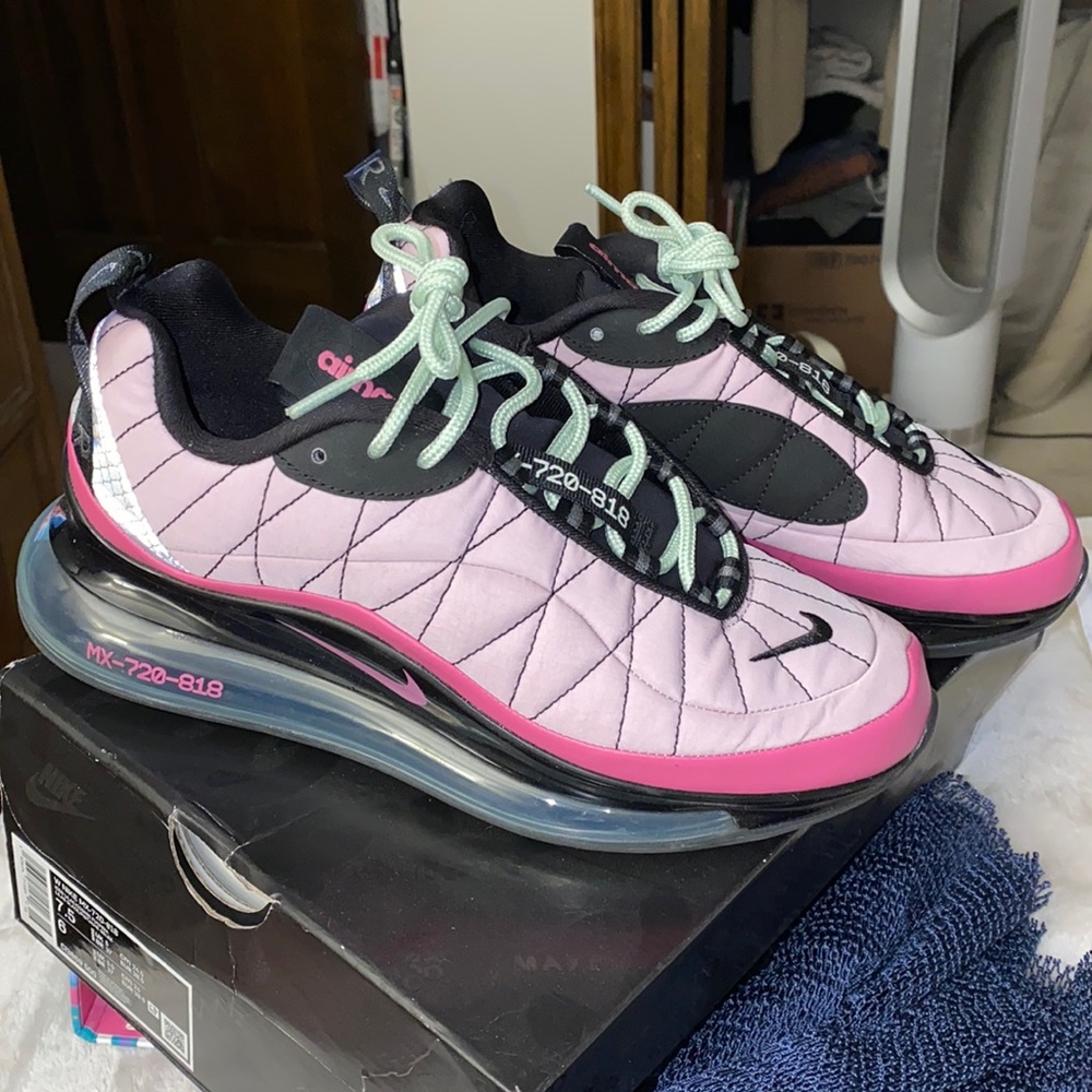 Womens Nike mx-720-818 iced lilac LIKE NEW Sz: 7.5